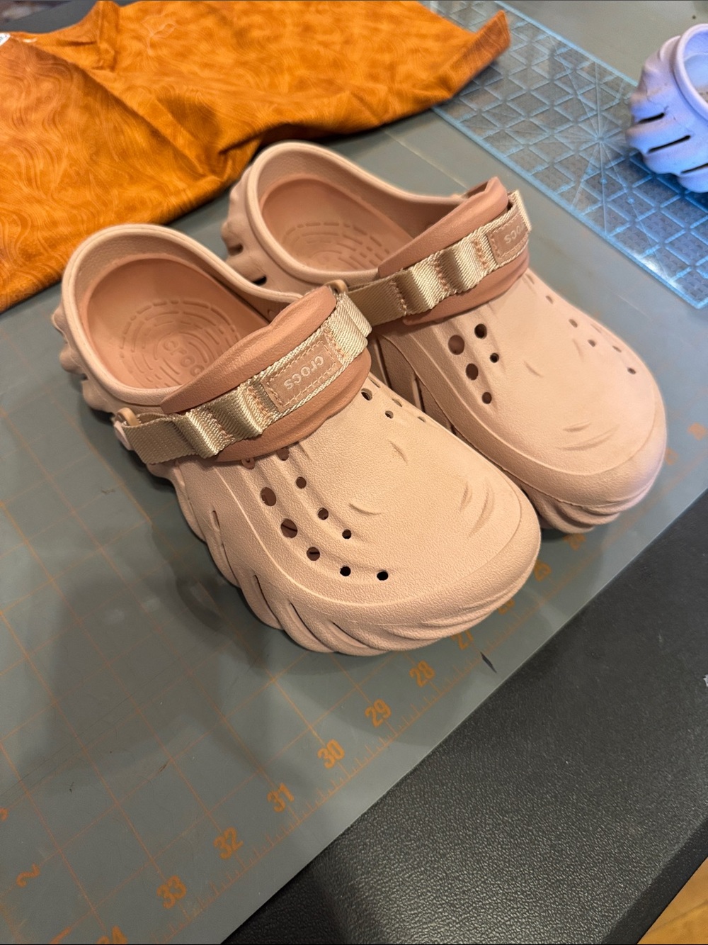 CROCS Echoes Blush Clog